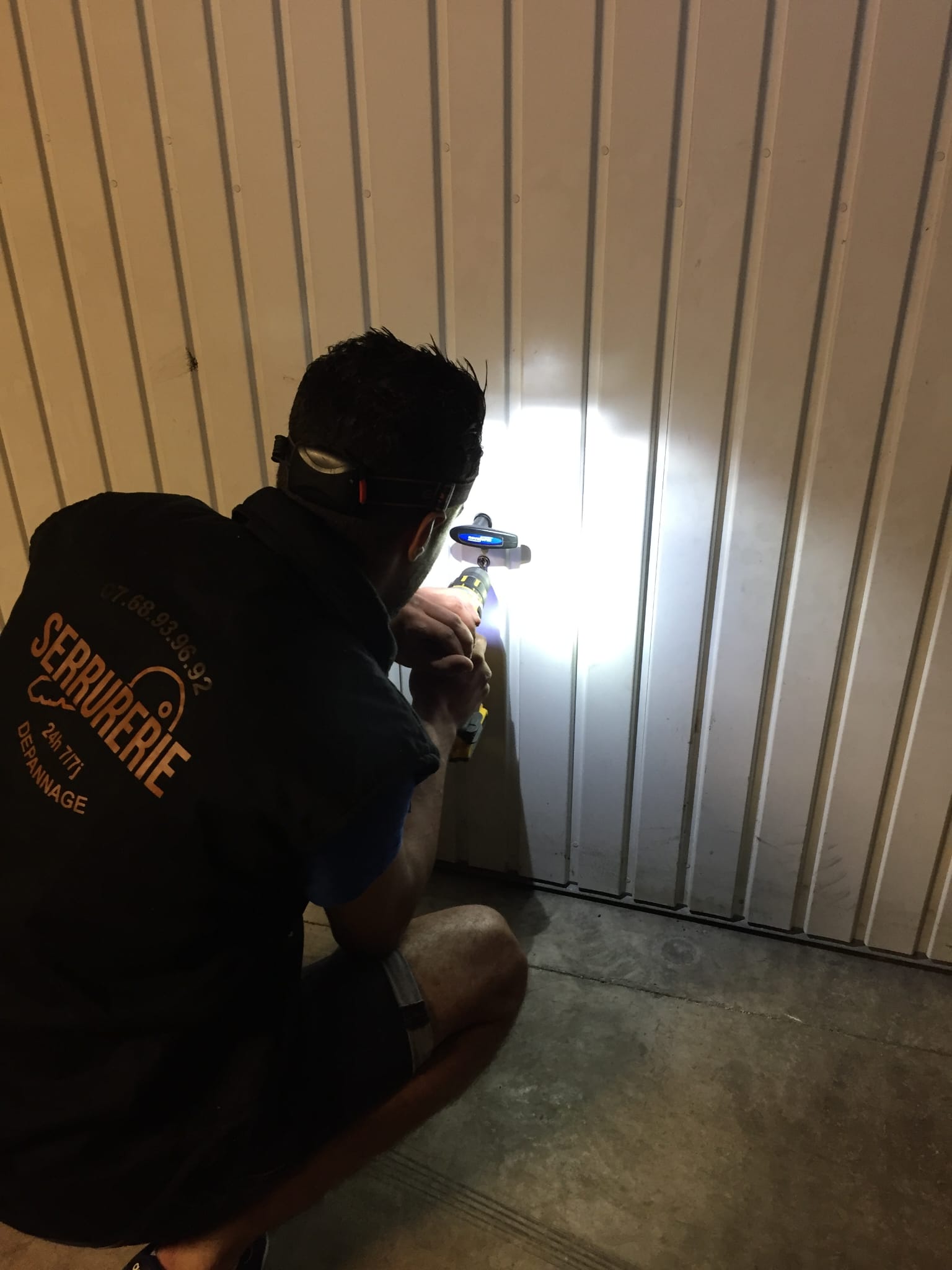 Dépannage rapide de rideau métallique par un technicien qualifié